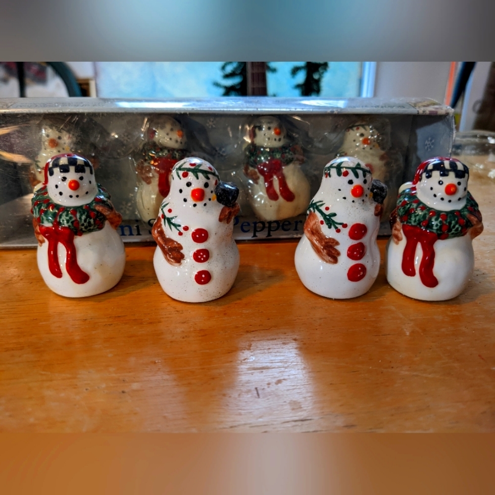 Vintage Debbie Mumm Snowman Salt and Pepper Shakers- Set of 4